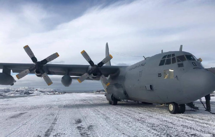 El Hércules C130 despegó el lunes a las 16.55 hora local (19.55 GMT) de la base militar de Chabunco, en Punta Arenas.