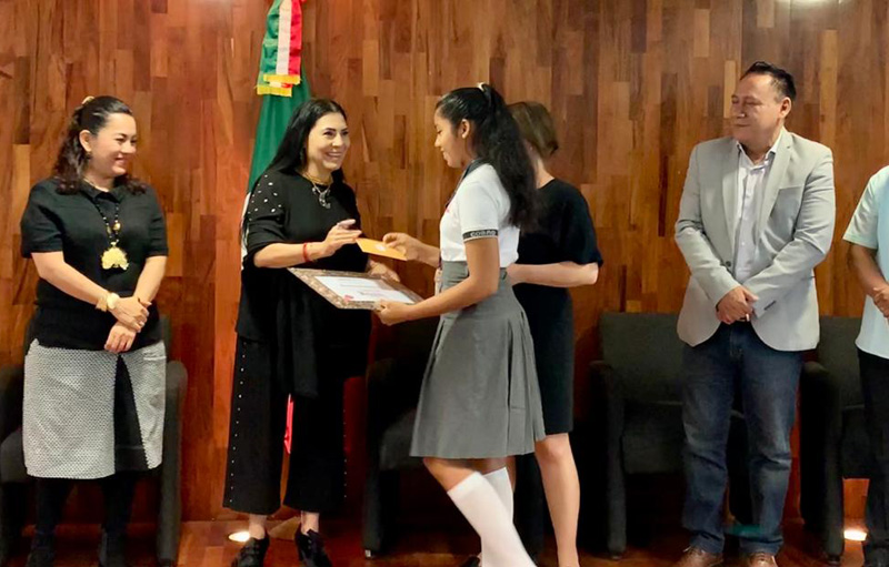 Entrega de reconocimientos a las y los ganadores del 3er Concurso de Ensayo sobre Migración.