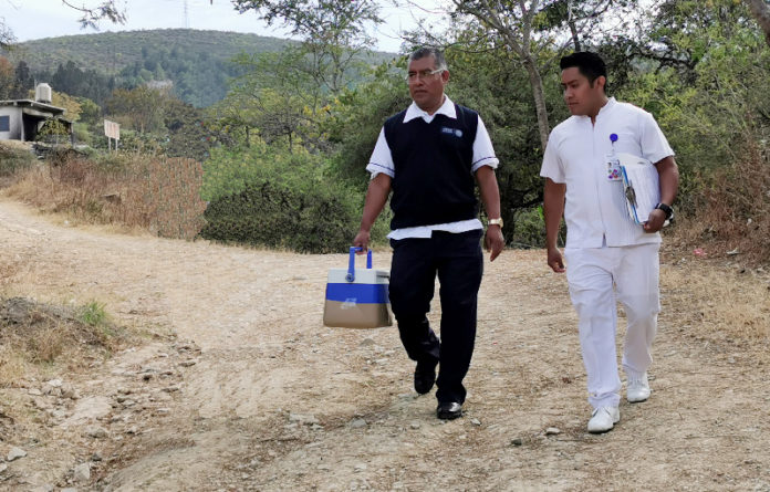 La enfermería esta enfocada al cuidado de personas sanas y enfermas, a las personas más vulnerables y nuestra misión es educarlas en el autocuidado de su salud, destacó Ramón Cruz Méndez.