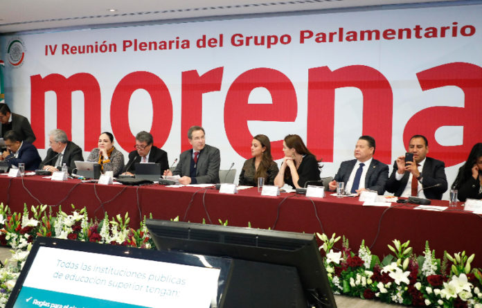 El Secretario de Educación Pública, Esteban Moctezuma Barragán, anunció que el mecanismo para transparentar el proceso de asignación de plazas entrará en vigor entre julio y agosto de este año.