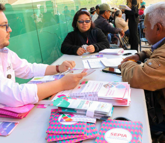 Desde el 6 de enero este módulo de información está al servicio de los municipios en la explanada de Ciudad Administrativa, y permanecerá hasta el 31 de este mes.