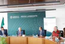 El rector de la Uabjo, Eduardo Bautista Martínez, signó convenio de colaboración con el titular de Semarnat, Víctor Toledo Manzur.