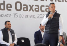 El gobernador Alejandro Murat entregó ambulancias, vehículos, equipo médico, instrumental y mobiliario para hospitales de los SSO.