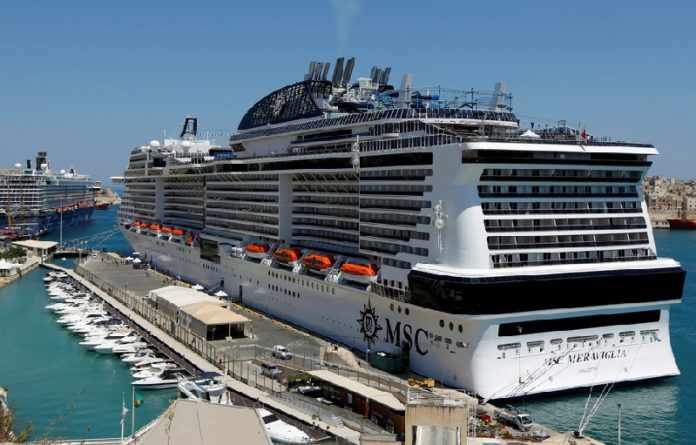 Foto archivo: El crucero MSC Meraviglia y Mein Schiff 5 en Gran Puerto, Malta, 2 agosto de 2017.