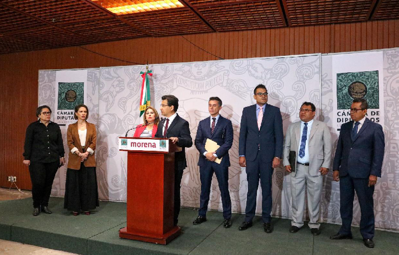 En conferencia de prensa, el Fiscal General, Rubén Vasconcelos Méndez, los Diputados Federales Sergio Mayer Bretón y Carmen Patricia Palma Olvera, ofrecieron una conferencia de prensa respecto a las investigaciones del caso de la joven M. E. R. O.