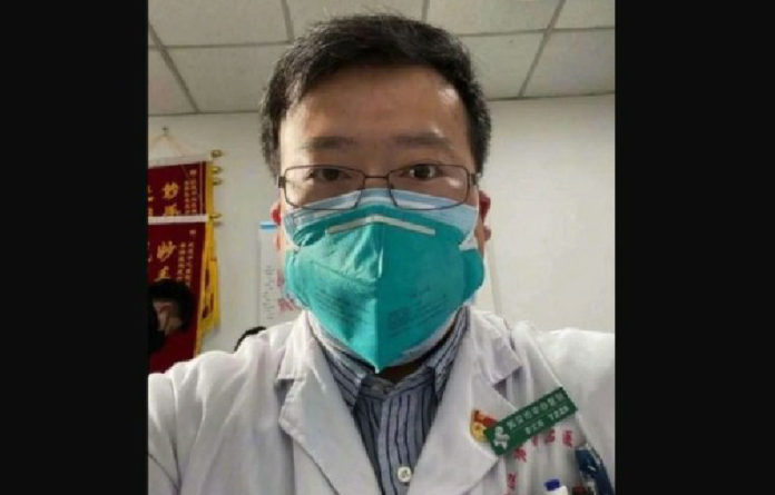 El doctor chino Li Wenliang murió en Wuhan tras no poder superar el virus. Foto cuenta personal de Li Wenliang en Weibo.