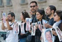 México fue uno de los países más peligrosos para la prensa, señaló Amnistía Internacional. En la imagen de archivo, protesta de periodistas frente a Palacio Nacional. Foto Roberto García Ortiz