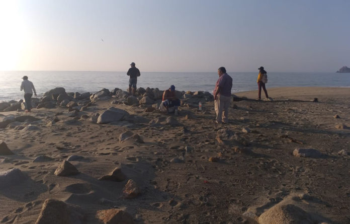 El pasado sábado la joven mujer ingreso en horas de la tarde a nadar al mar con otras dos personas, sin embargo, ella ya no salió, por lo que su desaparición fue reportada a las autoridades.