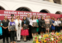 El presidente municipal, Oswaldo García Jarquín, hizo entrega de la distinción Mujer Oaxaqueña “Antonia Labastida de la Lanza”, a ciudadanas distinguidas en diferentes ámbitos de la sociedad.