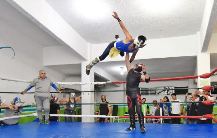 Se imparten cursos de lucha libre, box, taekwondo y acondicionamiento físico con pesas y es una opción para combatir el sedentarismo en niñas, niños y adolescentes capitalinos.