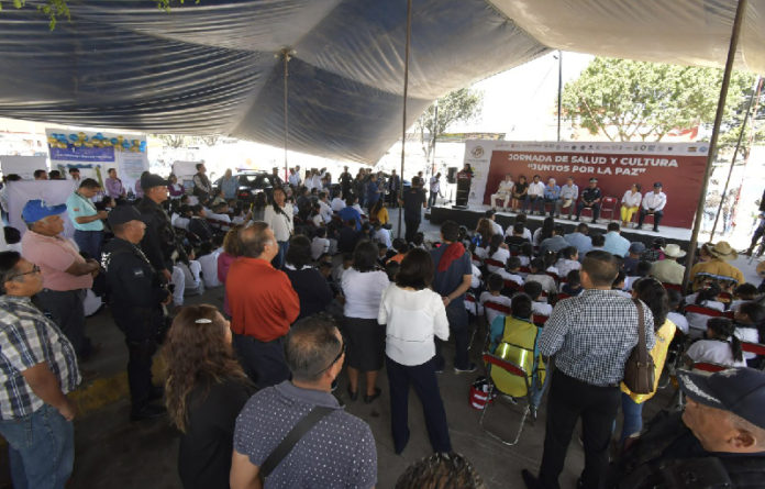 Coordinan acciones para brindar atención médica, psicológica y orientación sanitaria a más de 600 personas en el Mercado de Abasto.