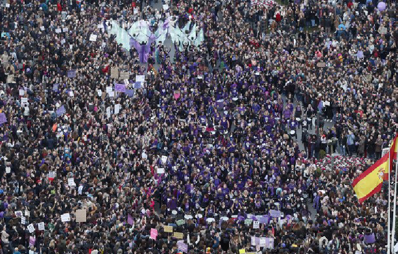 Marcha por el Día Internacional de la Mujer en Madrid, España. Foto Ap.