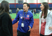 Rachel Folden es la entrenadora principal de bateo del equipo de novatos de los Cachorros de Chicago. Foto Ap.