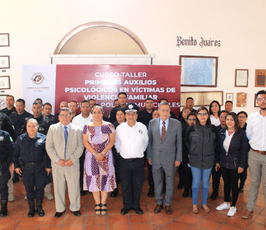 Con el curso taller “Primeros Auxilios Psicológicos a Víctimas de Violencia Familiar” se dota de herramientas para proteger, actuar de manera eficaz y oportuna a favor de las y los ciudadanos afectados.