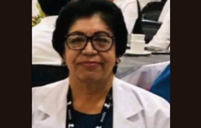 Entre sirenas y aplausos fue despedida Alicia Soto, jefa del área de Radiología del Hospital Regional del ISSSTE en Culiacán.