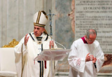 El Papa Francisco durante la misa. Foto Afp.