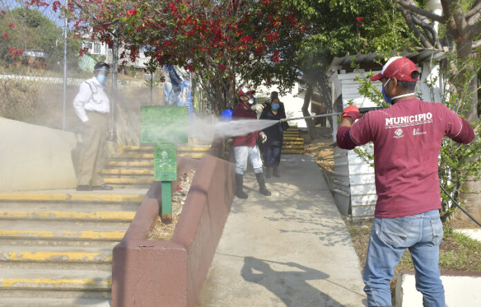 Coordinan acciones con agentes municipales, sitios de mototaxis y ciudadanía para garantizar la higiene en espacios públicos.
