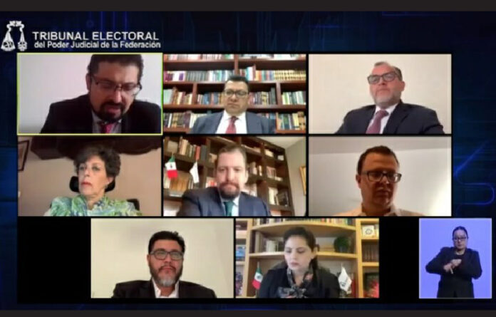 Los magistrados celebraron una video-sesión privada para calificar el proyecto de resolución sobre el particular. Imagen tomada de la transmisión por el canal en Youtube del Tribunal Electoral.