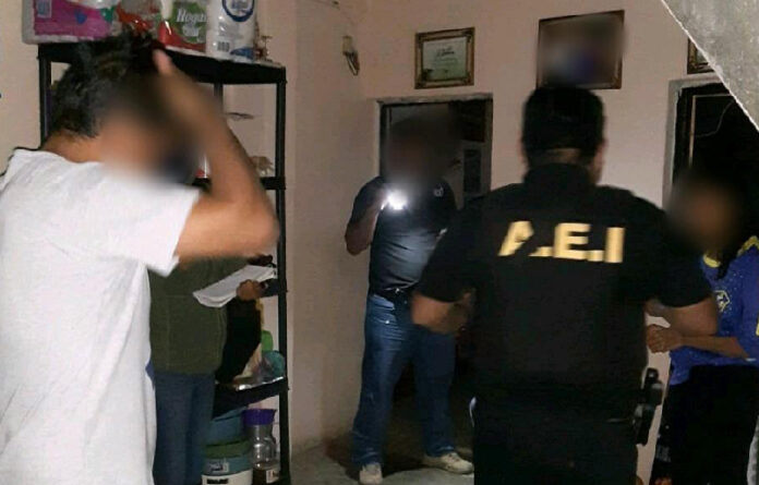 Tras ejecutar una orden de cateo en Santa Cruz Mixtepec, Distrito de Zimatlán, se logró la detención de los masculinos J M. F., J. M. F y Y. M.