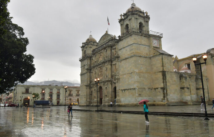 La capital del estado registra incrementos de contagios y muertes por COVID-19, razón por la que los acuerdos de Cabildo seguirán vigentes hasta el 30 de mayo.