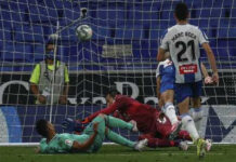 Casemiro anota luego de recibir un pase de taquito de Karim Benzema en el área chica. Foto Ap.