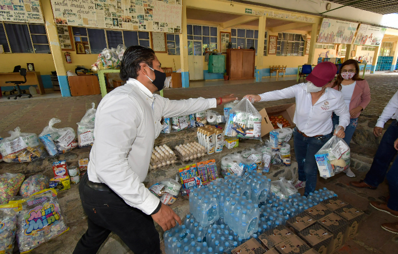 Para procurar, durante la pandemia por COVID-19, el bienestar de niñas y niños residentes de este albergue, el Gobierno Municipal de Oaxaca de Juárez donó productos de limpieza, aseo personal y de la canasta básica.