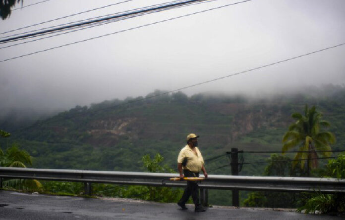 Al menos siete personas fallecieron en El Salvador a causa de las afectaciones provocadas por la tormenta tropical ‘Amanda’. Foto Xinhua .