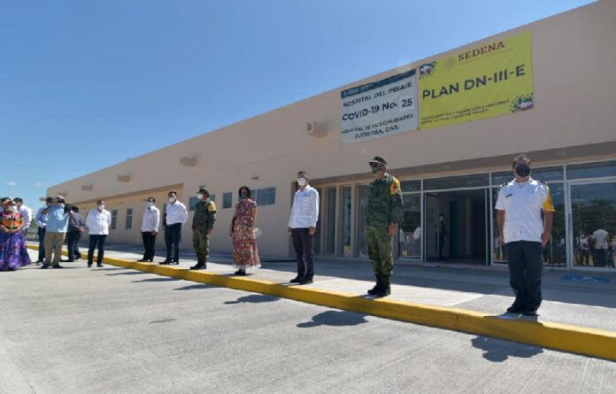 Debido a la contingencia por el coronavirus, el nuevo Hospital de Especialidades de Juchitán de Zaragoza fue reconvertido a Hospital COVID y será administrado por la Sedena. En esta primera etapa cuenta con 25 camas y más de 44 profesionales de la salud.