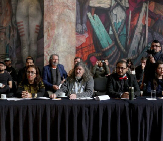 Reunión de artistas con integrantes de la Secretaría de Cultura. Foto María Luisa Severiano/Archivo.