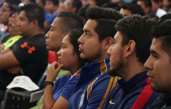 Se trata de apoyos económicos para estudiantes hablantes de lenguas indígenas o afrodescendientes.