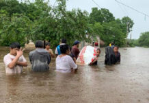 El meteoro, que ayer se degradó a depresión tropical, afectó a siete millones de personas en el sur-sureste del país, informó David León, coordinador nacional de Protección Civil. Foto Luis A. Boffil.