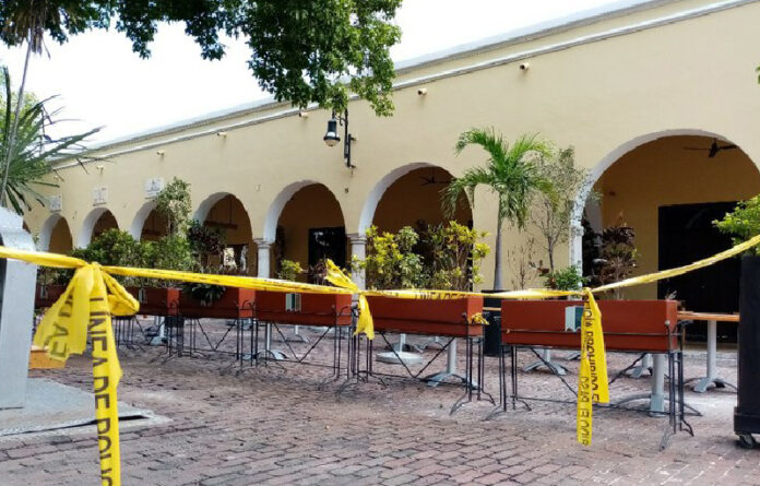 Restaurantes de Yucatán podrán abrir con un funcionamiento del 25 por ciento. Foto Abraham Bote.