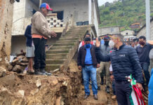 El Mandatario refrendó su apoyo a las autoridades municipales, con quienes recorrió las zonas dañadas y visitó a las familias afectadas Asimismo, instaló la primera sesión del Consejo Regional de Protección Civil y Seguridad de la zona de los Ozolotepec.