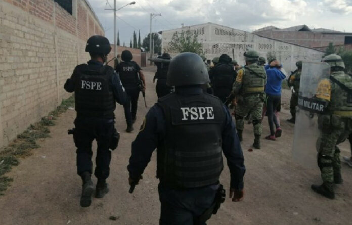 Primero un juez liberó al padre de El Marro, ahora, otro, a la madre. Foto @AlvarCdeV.