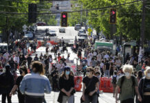 La “Zona Autónoma de Capital Hill” consiste en un espacio de varias cuadras en Seattle, Washington tomado por la ciudadanía. Foto Ap.