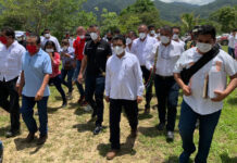 El Gobernador acudió a San Mateo Piñas y Pluma Hidalgo para ofrecer su respaldo a autoridades y familias afectadas, así como para supervisar los daños y entregar apoyos junto con el DIF Oaxaca.