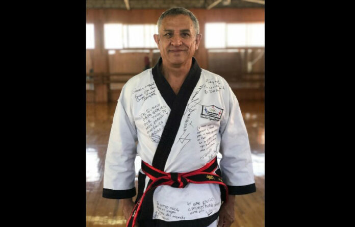 El ex entrenador de Taekwondo Reinaldo Salazar murió por complicaciones de Covid-19. Foto Muro de FB de Iridia Salazar.