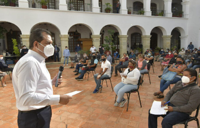 El edil capitalino reiteró el apoyo del Ayuntamiento de Oaxaca de Juárez a quienes perdieron su patrimonio en el siniestro ocurrido en mayo pasado.