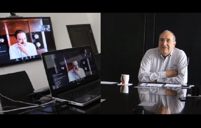 Videoconferencia entre el gobernador de Zacatecas, Alejandro Tello y el secretario de Salud de la entidad, Gilberto Breña Cantú. Foto @GilbertoBreC.