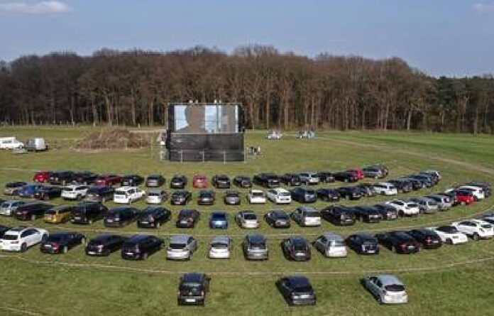 Sólo se permitirá el acceso a 170 vehículos. La imagen fue captada en un campo cerca de Marl, Alemania.Foto Ap.