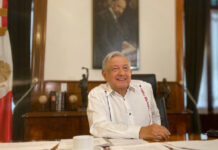 Imagen del discurso de esta tarde del presidente. Foto @lopezobrador_