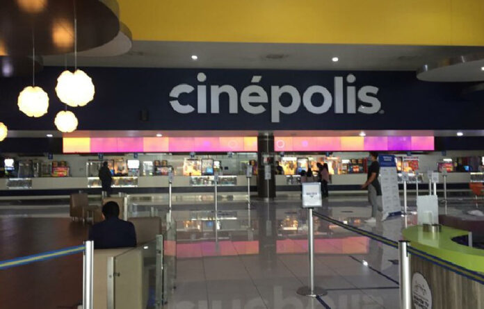 Los cines de la CDMX lucieron semivacíos durante su reapertura tras casi cinco meses de permanecer cerrados, debido a la pandemia de Covid-19. Foto Yazmín Ortega Cortés.