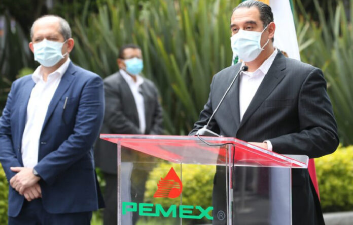 En varias instalaciones de Pemex se realizó el homenaje. Foto @Pemex.