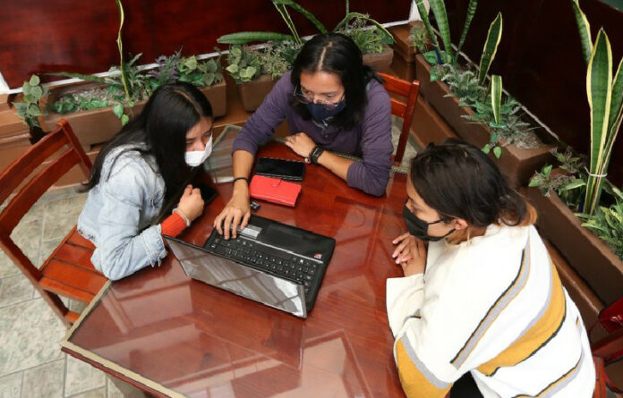 Una familia beneficiada por la oferta del establecimiento. Foto Jorge A. Pérez Alfonso.