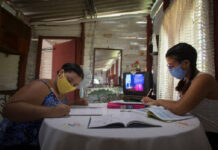 Debido a que en 15 días se registraron 30 nuevos casos de Covid-19, la provincia cubana de Ciego de Avila cerró sus escuelas para evitar la propagación de la enfermedad. Foto Ap.