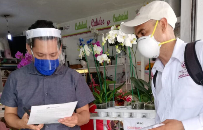 Con el Semáforo de riesgo epidemiológico para Oaxaca en indicador naranja, establecimientos y comercios deben respetar y cumplir las determinaciones municipales para su operación en beneficio de la salud comunitaria.