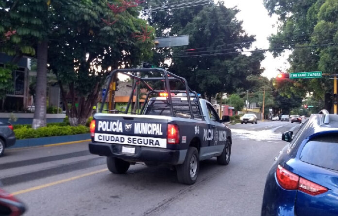 Elementos de la Policía Municipal refuerzan recorridos de prevención y disuasión a fin de mantener el orden y vigilar que se respete el distanciamiento social debido a la pandemia.