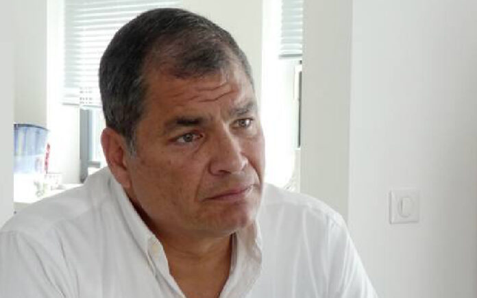 Rafael Correa, ex presidente de Ecuador también enfrenta la prohibición de por vida a ejercer cargos de elección popular. Foto Ap.