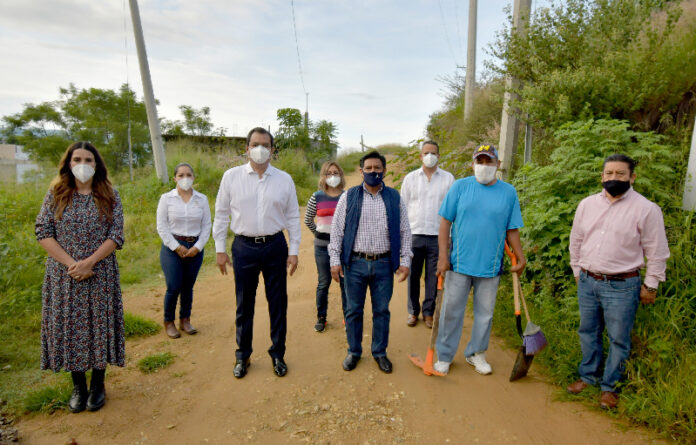 El edil inauguró la construcción de 476.50 metros lineales de drenaje sanitario en la calle Arroyo Ancho, con una inversión de 4 millones 39 mil 224 pesos con 75 centavos.