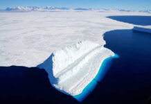 Un iceberg que flota en McMurdo Sound en la Antártida. Foto Afp.